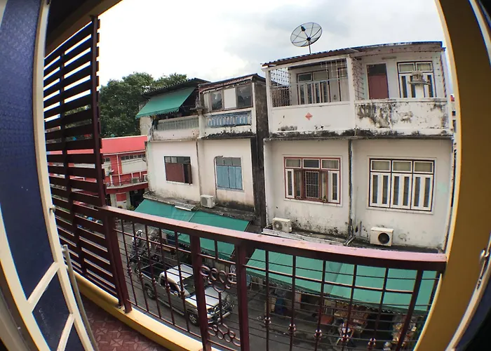 Roof View Place